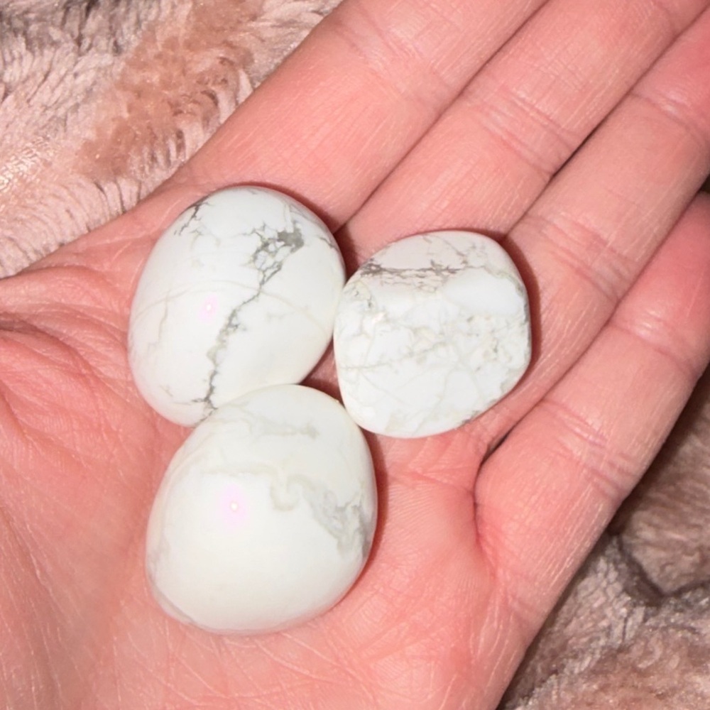 HOWLITE TUMBLES (3)